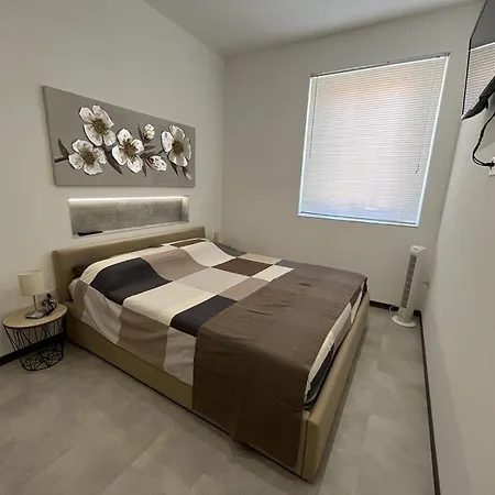 Gold House Filzi Apartamento Carate Brianza